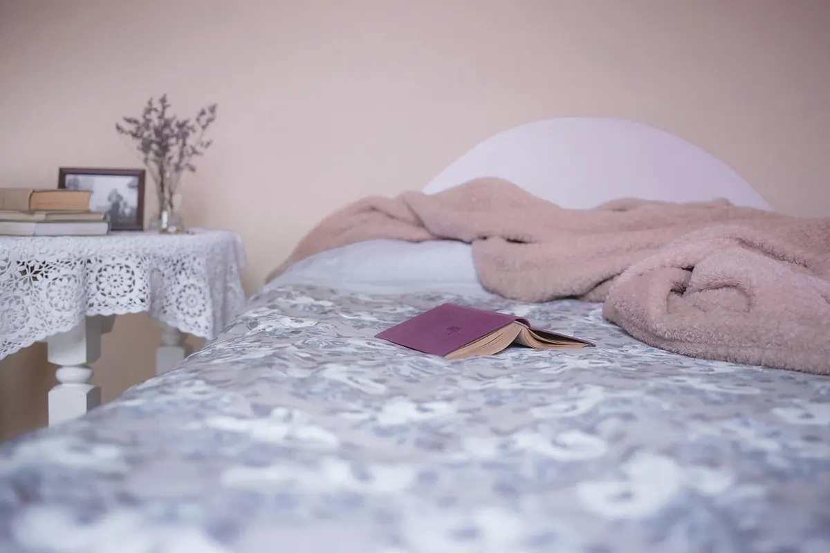 Linen vs Cotton Sheets: Which Is Better for British Summers?